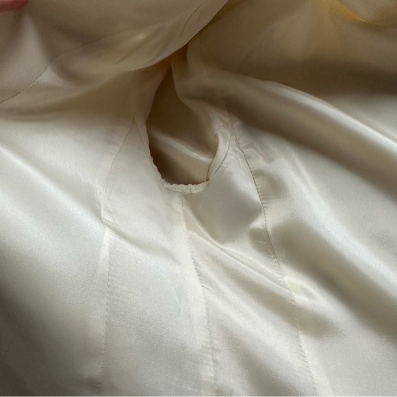 Vintage Ann Taylor 100% Silk Blazer Jacket Butter Yellow Sz 2 - Picture 8 of 8